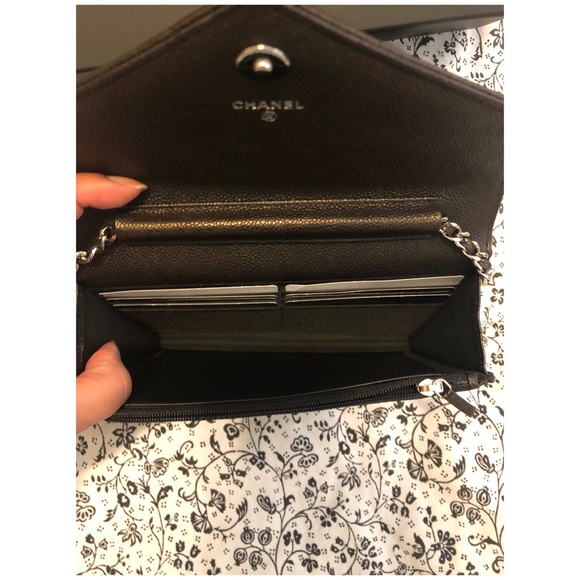 🔴SOLD🔴Like New RARE Authentic Chanel WOC - Picture 4 of 12